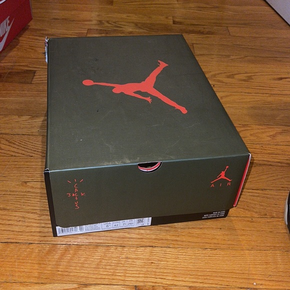 Jordan x Travis Scott retro 6 men’s size 8.5 main image 7